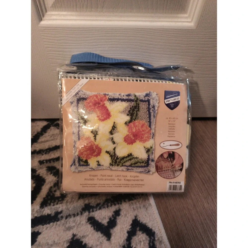 Vervaco Latch hook pillow kit Flowers stamped 16x16 PN-0149783 Vintage